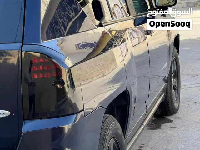 جيب كومباس موديل 2017 لون نيلي للبيع او المراوس