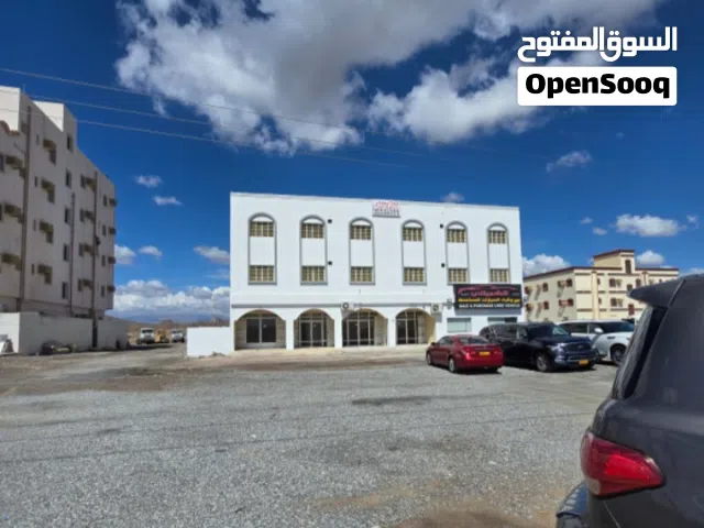 معرض أو محلات أو ستور للإيجار مقابل مستشفى نزوى
