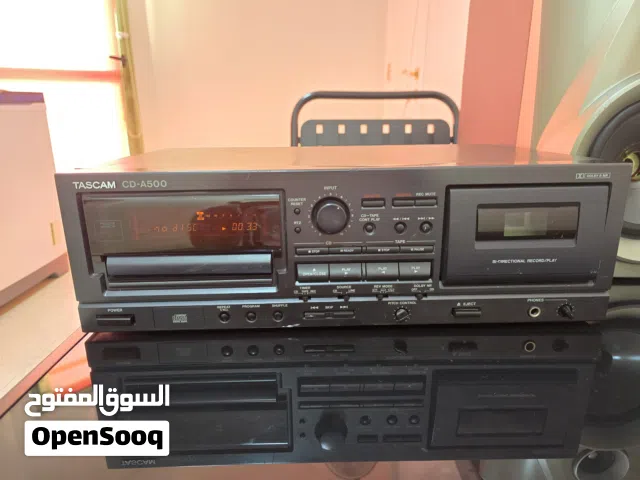للبيع مشغل احترافي TASCAM CD-A500