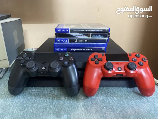 PlayStation 4 pro 1TB 2 controllers and 5 games ( read description )