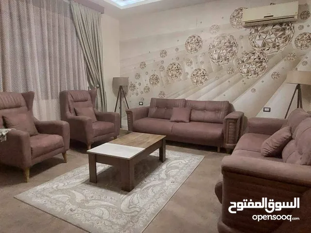 400 m2 More than 6 bedrooms Villa for Rent in Tripoli Al-Serraj