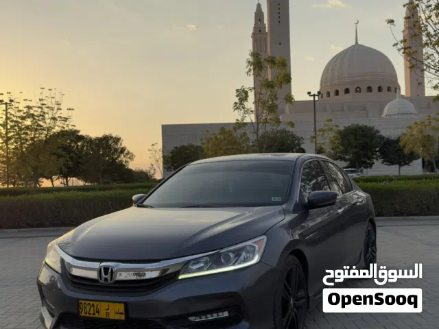 هوندا اكورد 2017 حادث جدا خفيف خلف بدون خروج ارباج