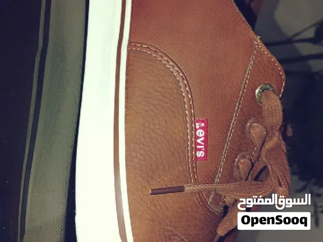 Levi's shoes original (كندرة بني) مستعمل لبسة بس