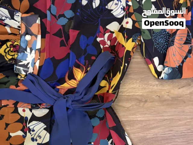 فساتين وتنوره جينز للبيع