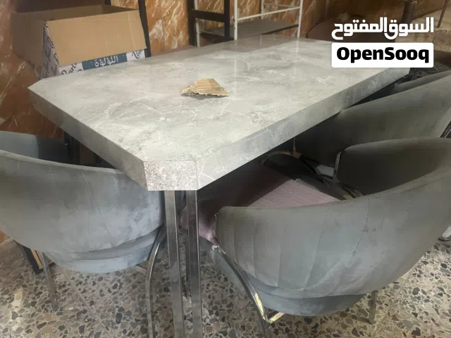 طبلة طعام مع كراسي