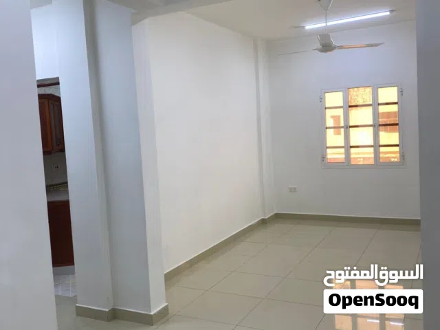شقة راقية للعوائل بالخوض السادسة