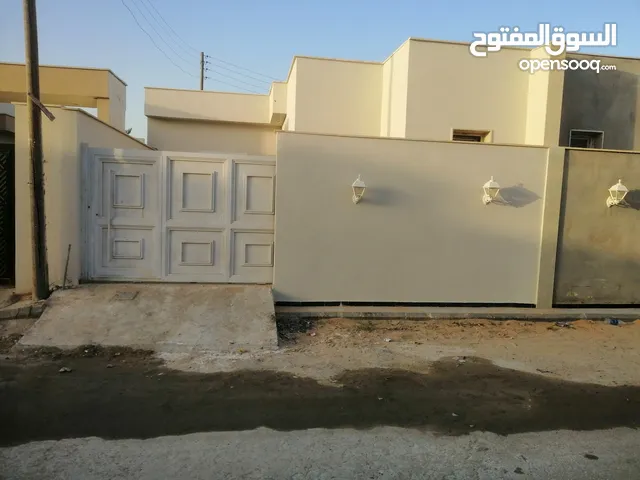 120 m2 4 Bedrooms Townhouse for Sale in Tripoli Ain Zara