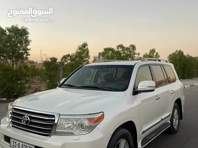 للبيع لاند كروز 2014 كفالة بيها مكانات بارد قليل رقم بغداد باسمي محرك 6سلندر ماشية 135الف داخل مشم