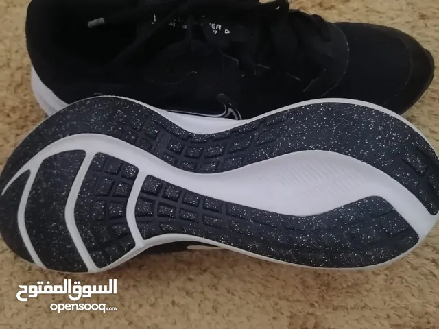 38 Sport Shoes in Amman