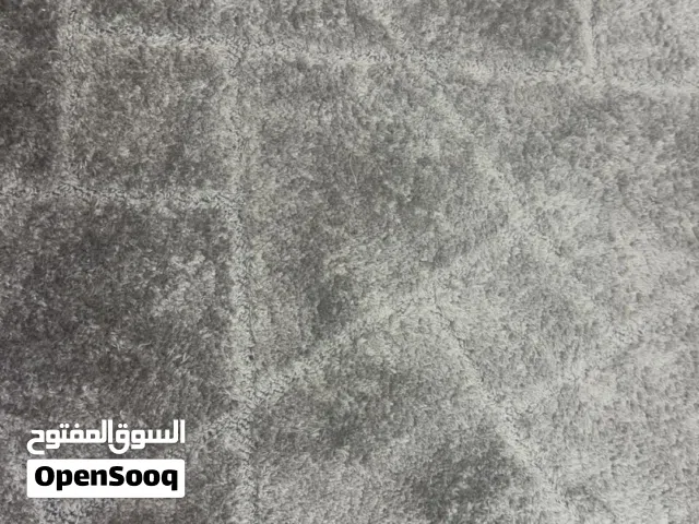 مكيت وطاولة