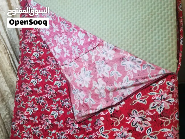 فرش سرير  عائلي  وطبي للبيع بسعر   عررررطة والبيع للضروره