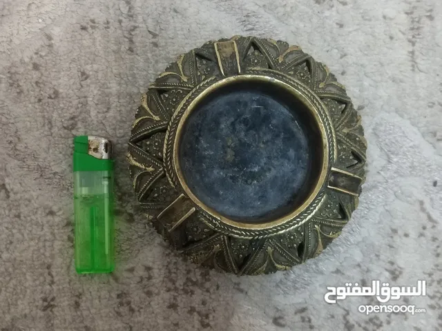 مجموعة انتيكات قديمة كل قطعه لها سعر وسعر خاص للمجموعة كامله