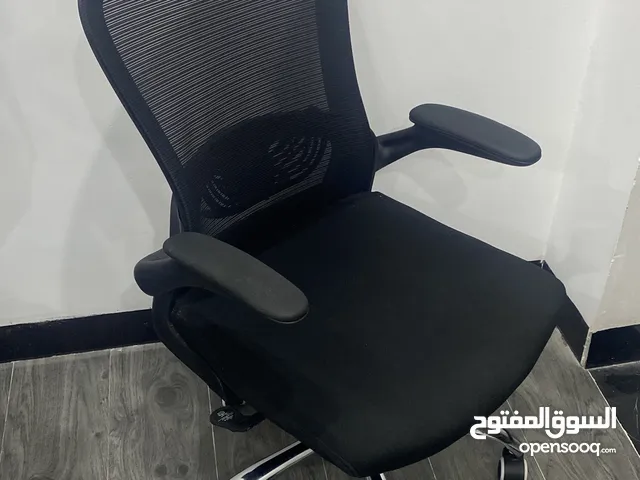 كرسي مكتبي للبيع مستعمل نضيف حيل