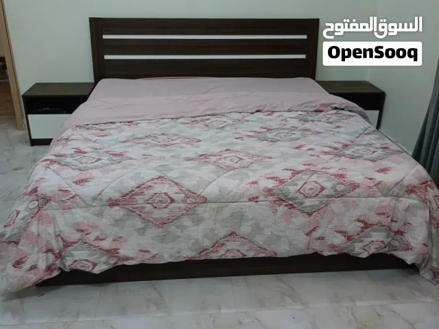 سرير نوم من هوم سنتر كبيره