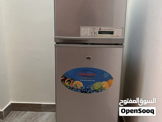 ثلاجة منزلية