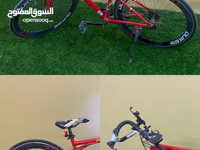 دراجة هوائية ( سيكل سباق رياضي )للبيع بسعر مناسب