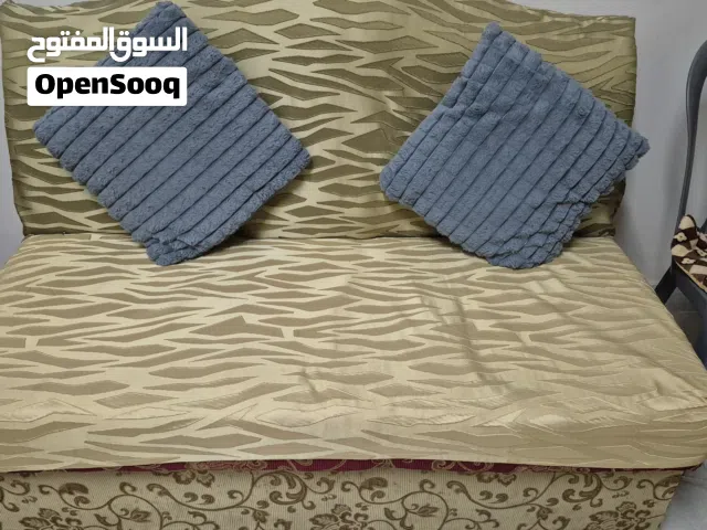 sofa three seater 2 numbers