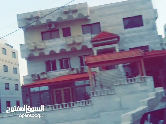 200 m2 3 Bedrooms Apartments for Sale in Salt Al Balqa'
