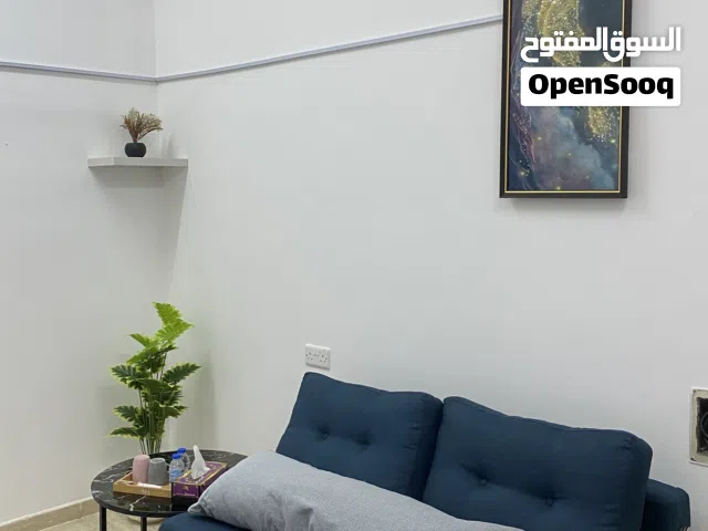 غرفه + صاله للإيجار اليومي