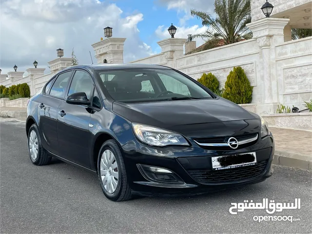 Opel Astra 2016 in Amman