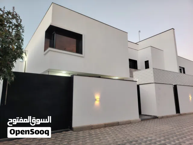 فرصة نادر لامتلاك فيلا راقية #للبيع في السراج بتصميم وتشطيب فاخر، بجوار مسجد  ركز_لي بناء شخصي