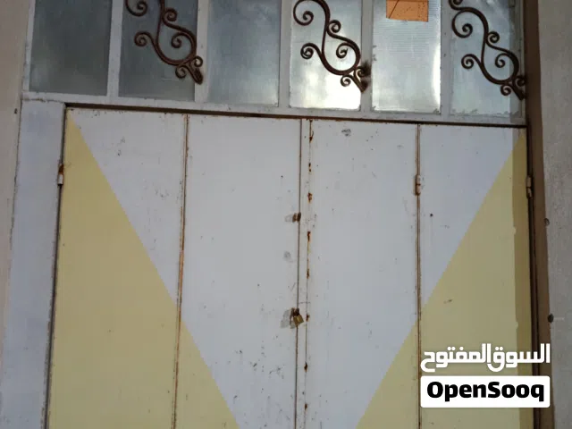 باب محل زجاج مع حديد باب خارجي وداخلي..بسعر   مناسب