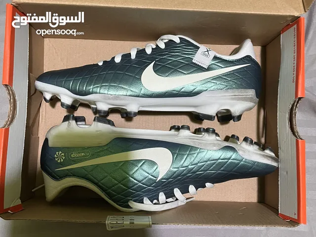 Nike football shoes (Size 40)