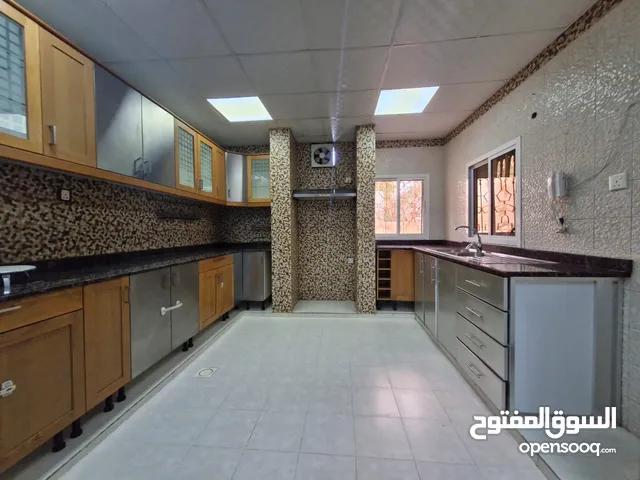 6 + 2 BR Lovely Villa in MSQ for Rent