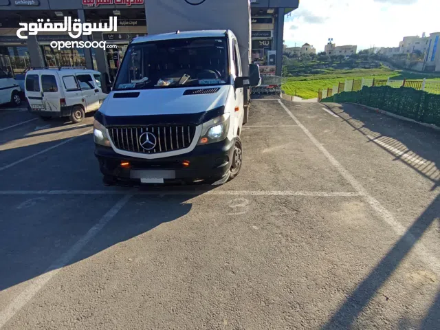 مرسيدس بنز 518