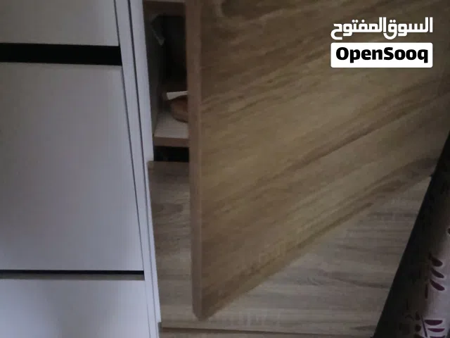 رفوف تخزين بحاله الجديد ب3ابواب