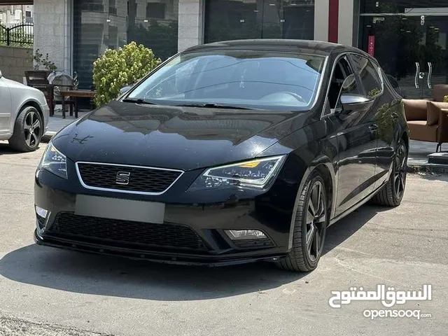 سيات ليون كرتونه موديل ال 2017لون اسود اوتومات جير dsg السياره جديده السعر كاش فقط