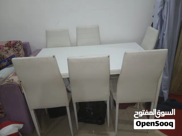 طاوله و6 كراسي حاله ممتازه