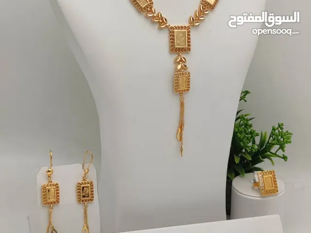 سلس مطلي بماء الذهب الصيني – لمسة فخامة تكمّل إطلالتك