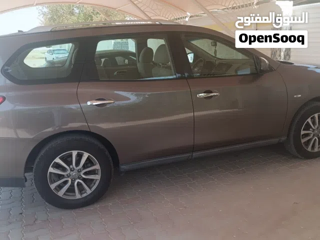 2010 نيسان باثفايندر Standard