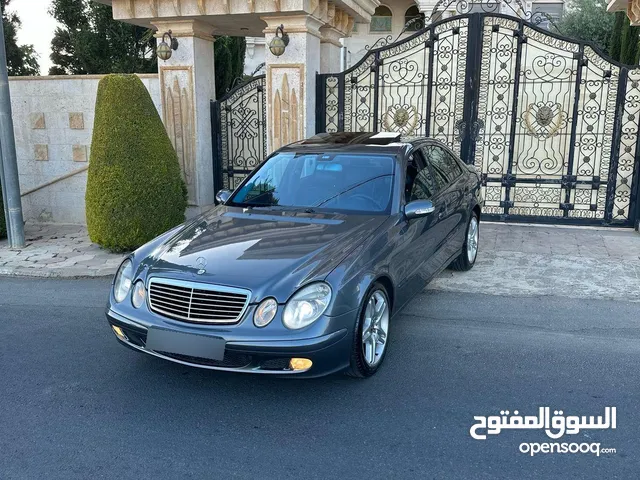 mercedes E200 model 2005