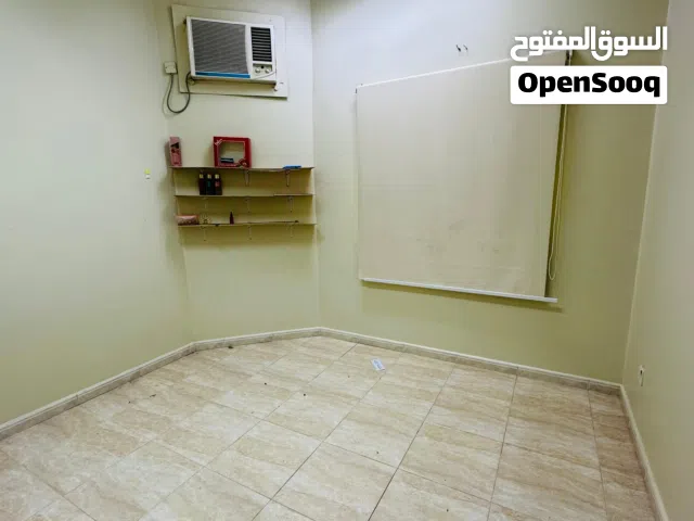 APARTMENT FOR RENT IN HOORA SEMI FURNISHED 2BHK WITH ELECTRICITY