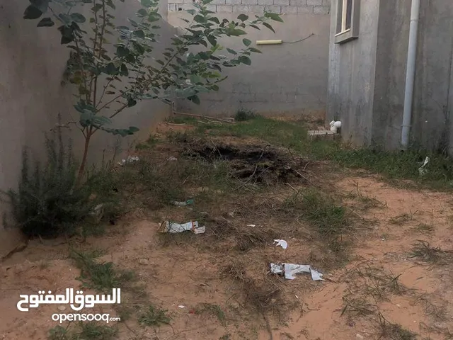 120 m2 2 Bedrooms Townhouse for Rent in Tripoli Ain Zara
