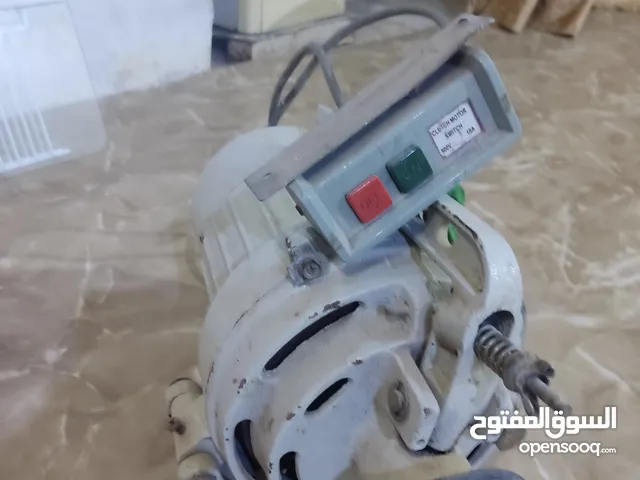 ماطور خياطة صناعيه نظافه 100 % شغال كله بلاد وياه الدكم السعر 75 وبي مجال لشراي صناعيه شغال بلاد