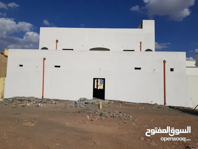 825 m2 More than 6 bedrooms Townhouse for Sale in Al Dakhiliya Nizwa