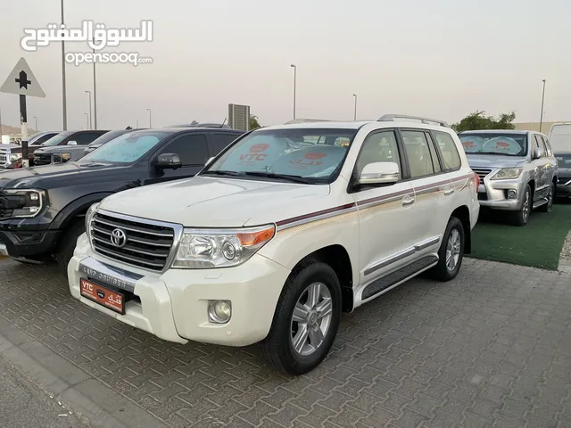تويوتا استيشن موديل 2015 GXR ثمانيه سلندر صبغ الوكاله بحالة الوكاله ماشيه 370 الف كم