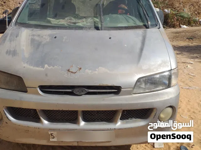 هونداي ستاركس .