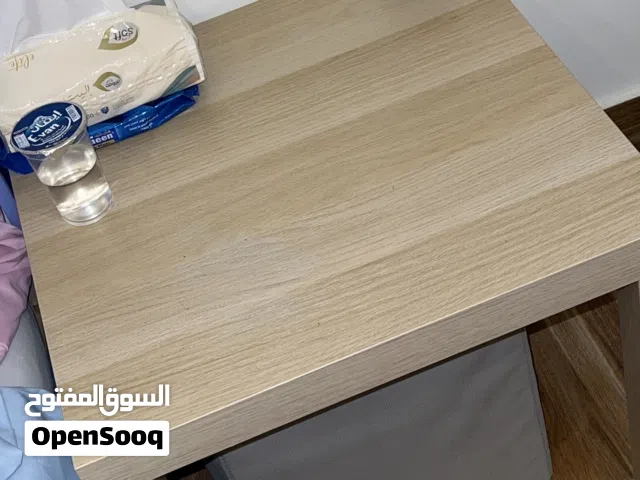 طاولة جانبية ايكيا للبيع