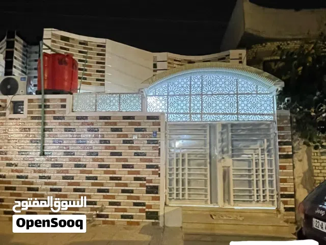 بيت للبيع المربع الذهبي يبعد 10 م عن شارع سوك العكيلي.بناء2023حديث متميز جدا بقرب الخدمات و المحلات