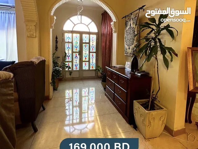 500 m2 More than 6 bedrooms Villa for Sale in Northern Governorate Madinat Hamad