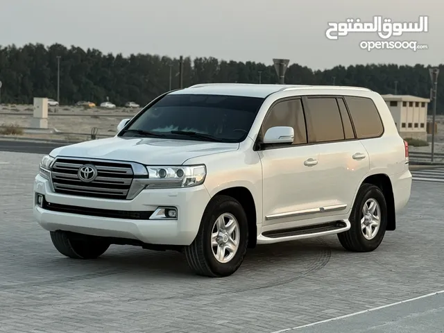 Used Toyota Land Cruiser in Sharjah