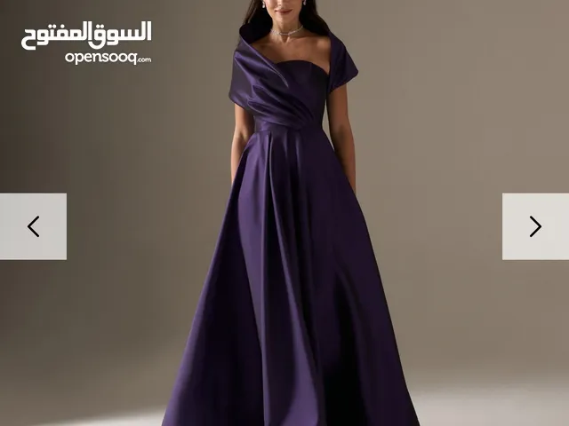 فستان مستعمل نظيف اللون بنفسجي