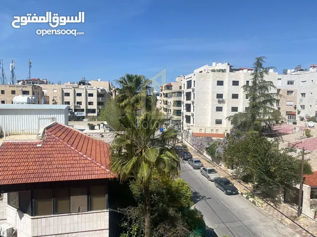 300 m2 4 Bedrooms Apartments for Sale in Amman Um Uthaiena