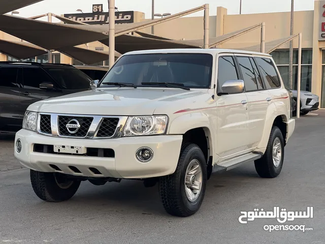 نيسان فتك سفاري 2016 جير عادي سته سلندر فتحه دفلوك ثلاجه مثبت سرعه شاشه كيمرا