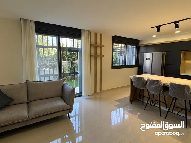 250 m2 4 Bedrooms Apartments for Sale in Ramallah and Al-Bireh Dahiat Al Rayhan