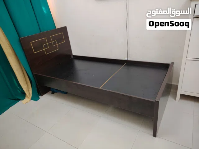 2 سرير خشب MDF بحالة ممتازة
